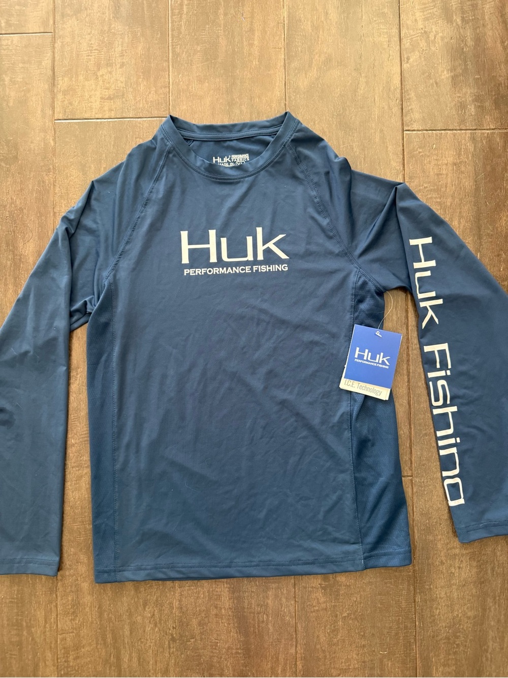 Huk NWT Youth Pursuit Vented I.C.E. Fishing Shirt Long Sleeve Crew Neck YL Blue
